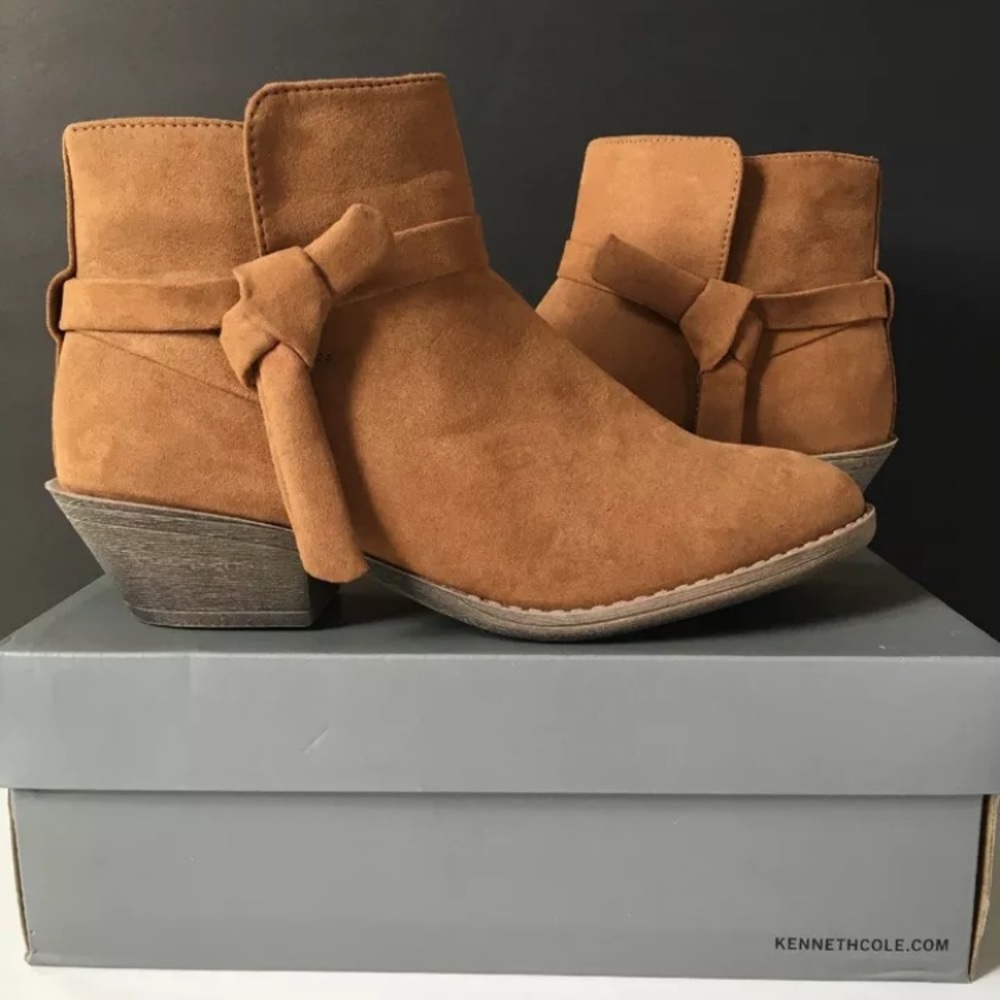 KENNETH COLE REACTION Taylor Tie Suede Booties ~